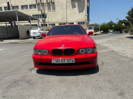 BMW Alpina B10