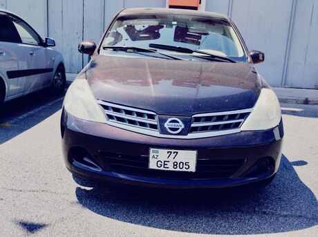 Nissan Tiida 2012