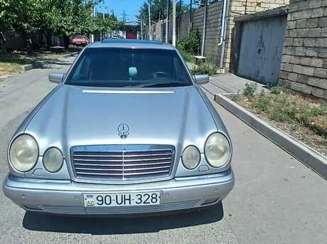 Mercedes E 240