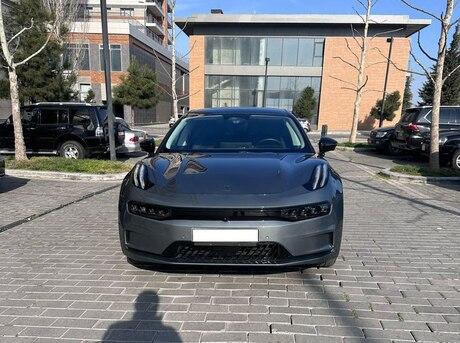 ZEEKR 001