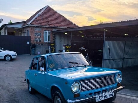 LADA (VAZ) 21011 1985