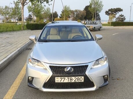 Lexus CT 200h
