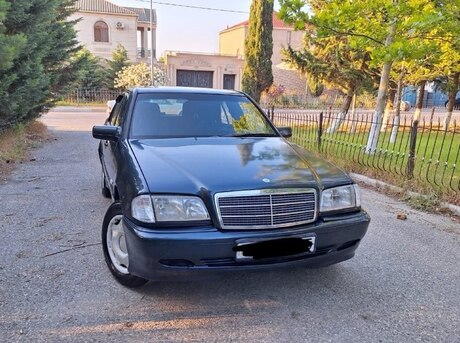 Mercedes C 180