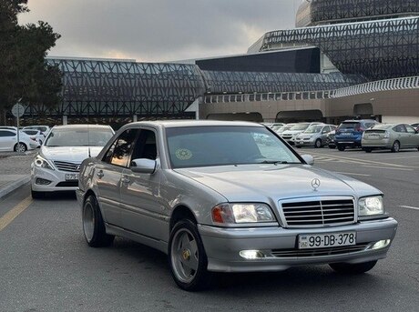 Mercedes C 180