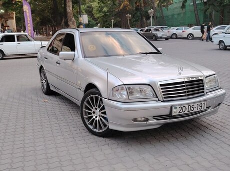 Mercedes C 180