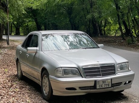 Mercedes E 220 d 1998