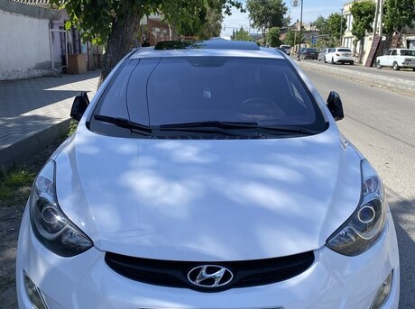 Hyundai Elantra 2013