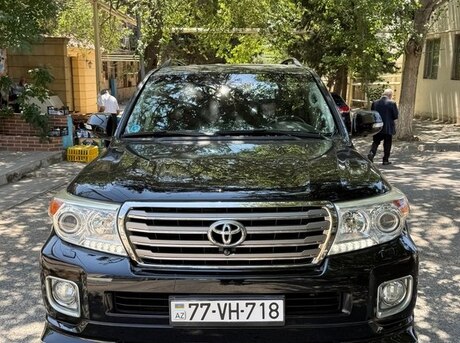 Toyota Land Cruiser 2012
