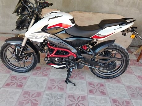 Bajaj Pulsar NS 200