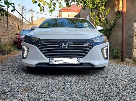 Hyundai IONIQ