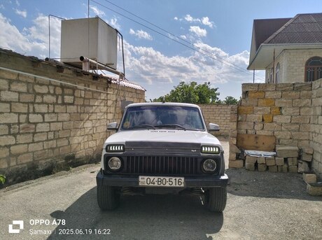 LADA (VAZ) Niva 2002