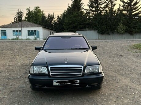 Mercedes C 180
