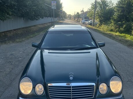 Mercedes E 230