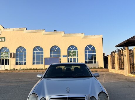 Mercedes E 280