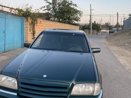 Mercedes C 180