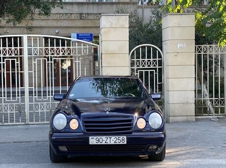 Mercedes E 200