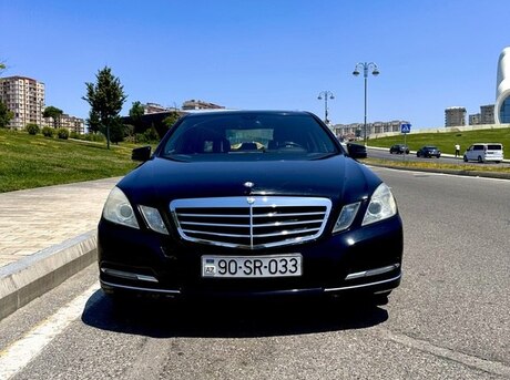 Mercedes E 350 4MATIC 2010