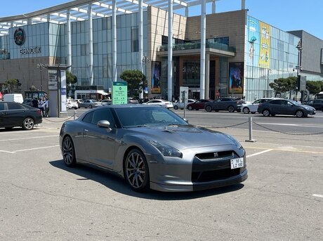 Nissan  2009