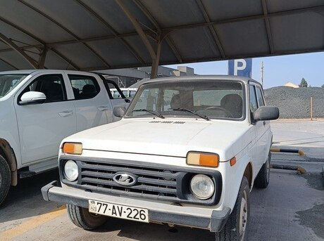LADA (VAZ) Niva 2015