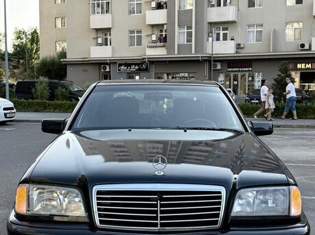 Mercedes C 180