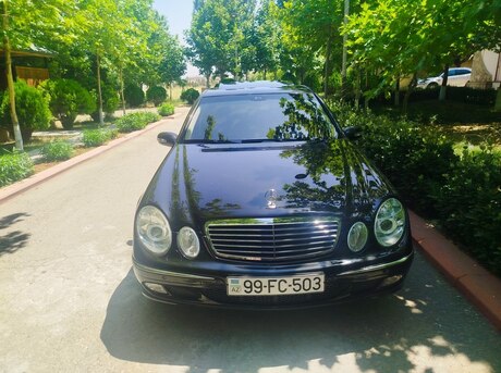 Mercedes E 240 2003