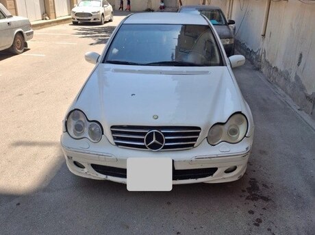 Mercedes C 200