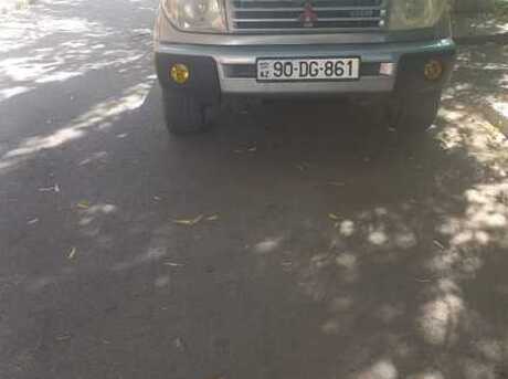 Mitsubishi Pajero io 2000