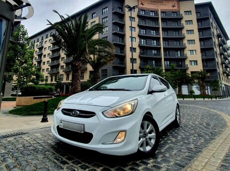 Hyundai Accent 2015
