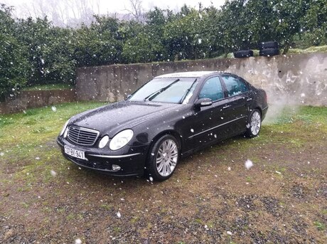 Mercedes E 220 d 2003