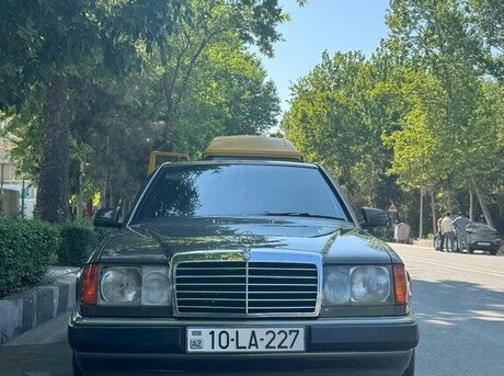 Mercedes E 200 d 1990