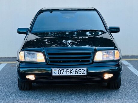 Mercedes C 200