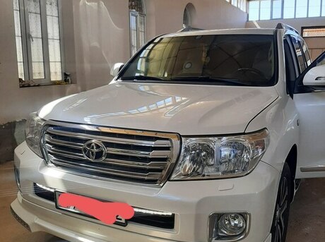 Toyota Land Cruiser 2011