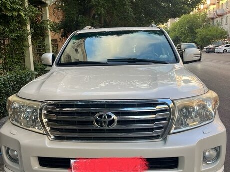 Toyota Land Cruiser 2011