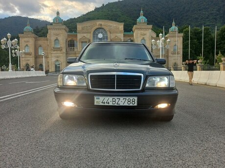 Mercedes C 180