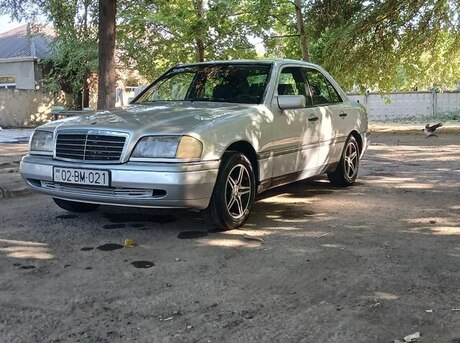 Mercedes C 180