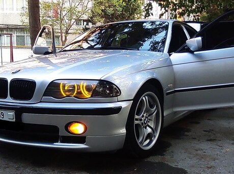 BMW 325 2000