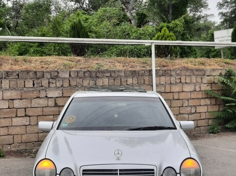 Mercedes E 240 1999