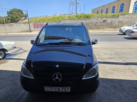 Mercedes Viano 2006