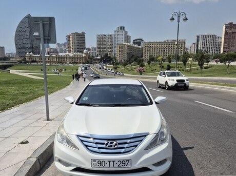 Hyundai Sonata 2010