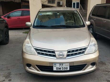Nissan Tiida 2012