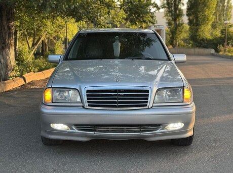 Mercedes C 230