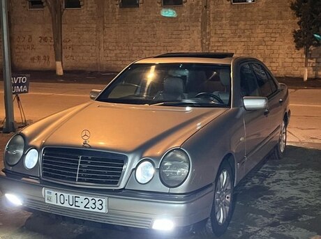 Mercedes E 320