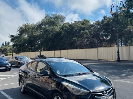Hyundai Elantra 2012