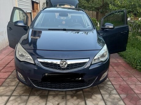 Opel Astra 2010