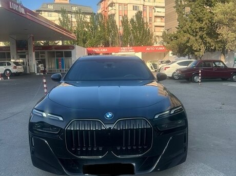 BMW i7 2024