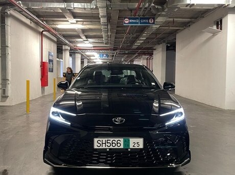 Toyota Camry 2025
