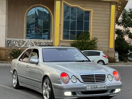 Mercedes E 240 2000