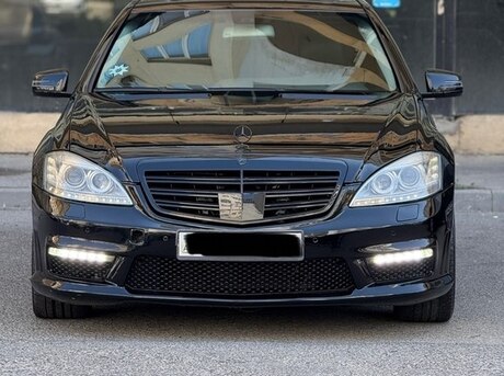 Mercedes S 550