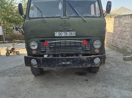 MAZ 5549