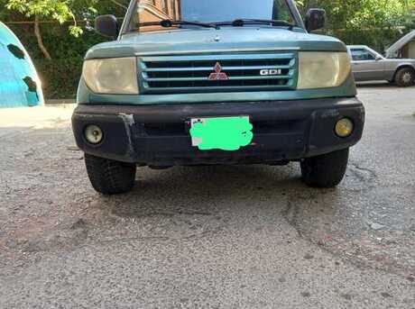 Mitsubishi Pajero io 1999